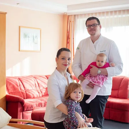 Retzerlandhof Familie Graf Zellerndorf